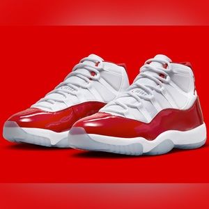 Air Jordan 11 Retro NEW 5.5Y / Women's 7 🍒